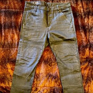 G-star RAW Men Jeans. Black coated jeans. Tapered